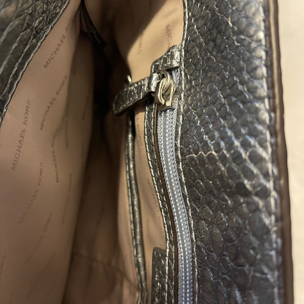 Michael Kors, silver handbag, purse, shoulder bag, - Picture 4 of 16
